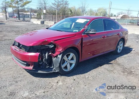 2015 Volkswagen Passat 1.8T Limited Edition из США, поврежденный, VIN 1VWAT7A32FC082525